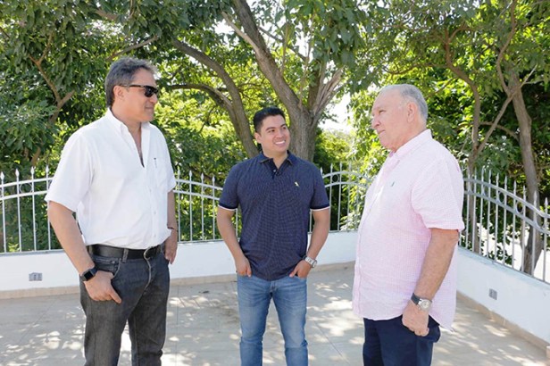 El Rey Vallenato 2018 Julián Mojica, dialoga con Rodolfo Molina Araújo y Efraín Quintero Molina, Presidente y Vicepresidente de la Fundación Festival de la Leyenda Vallenata, respect