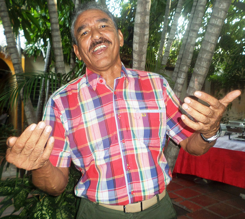 La imagen tiene un atributo ALT vacío; su nombre de archivo es con-cantos-marciano-martinez-ha-sabido-darle-respuesta-a-los-amores-que-han-aparecido-en-su-camino-2.jpg